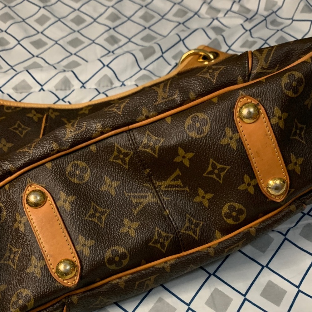 Louis Vuitton Brown Monogram Shoulder Bag with Gold Accents - Picture 4 of 16